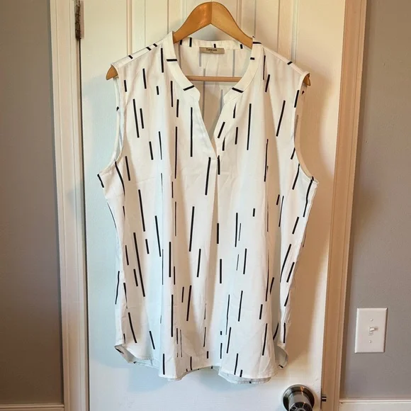 Sleeveless Split V-Neck Printed Blouse - White with Black Linear Print - Picture 1 of 5